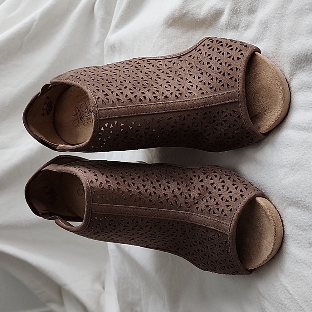 Life Stride Cork Wedges